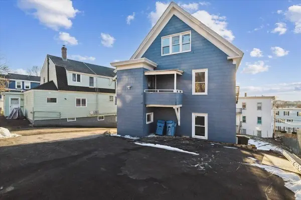 8 Cranshaw Pl, Lawrence, MA 01841