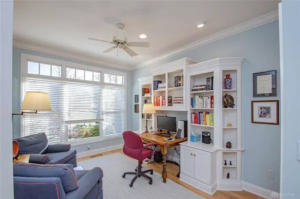 825 Eagle Run Drive, Dayton, OH 45458