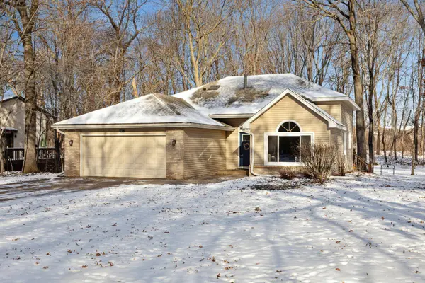 915 Lois LN, Lino Lakes, MN 55014