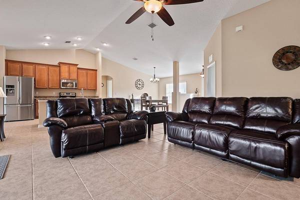 30 BUD FIELD DR, Palm Coast, FL 32137