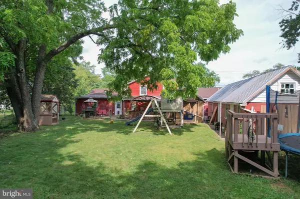 7678 LEETOWN RD, Kearneysville, WV 25430