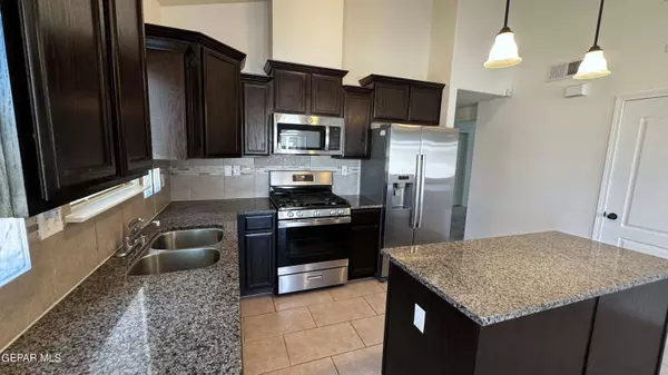 14324 NICK DRAHOS Lane, Horizon City, TX 79928