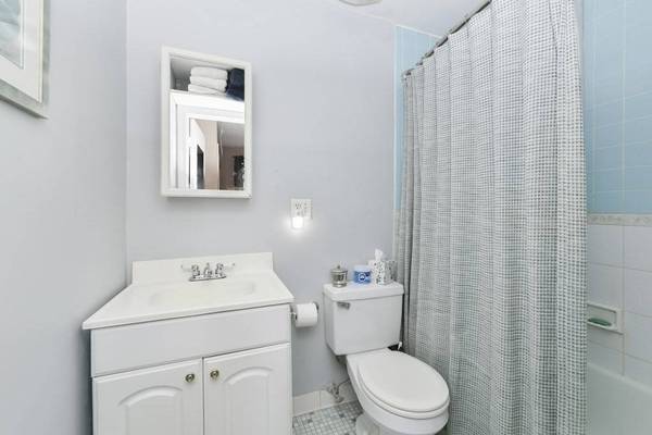 32 Fleet St #7, Boston, MA 02113