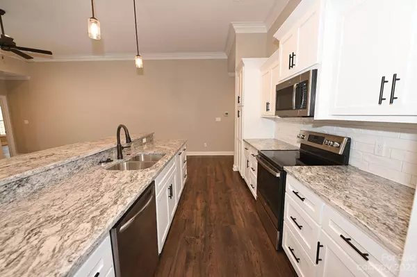 4929 Southview DR, Hickory, NC 28602