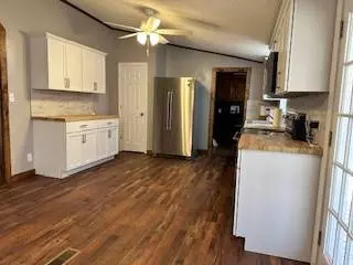 2876 Gate 3 Rd, Paris, TN 38242