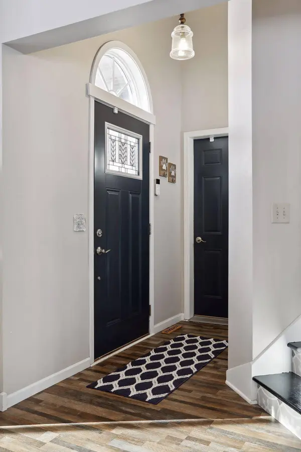 915 Lois LN, Lino Lakes, MN 55014