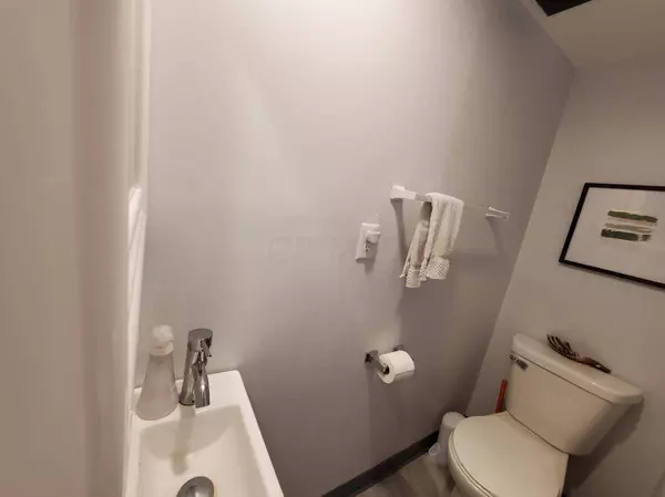 3033-3035 Rotunda Court, Columbus, OH 43232