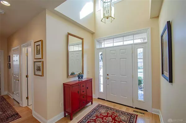 825 Eagle Run Drive, Dayton, OH 45458