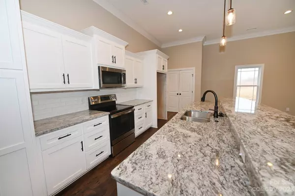 4929 Southview DR, Hickory, NC 28602