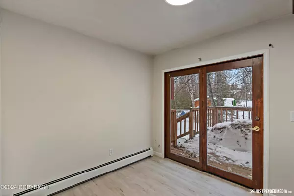 1101 E Goldendale DR, Wasilla, AK 99654