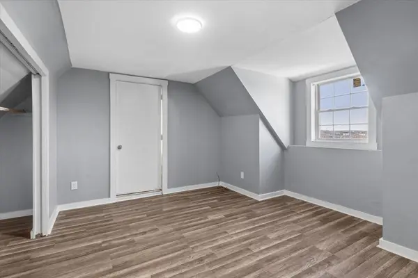 8 Cranshaw Pl, Lawrence, MA 01841