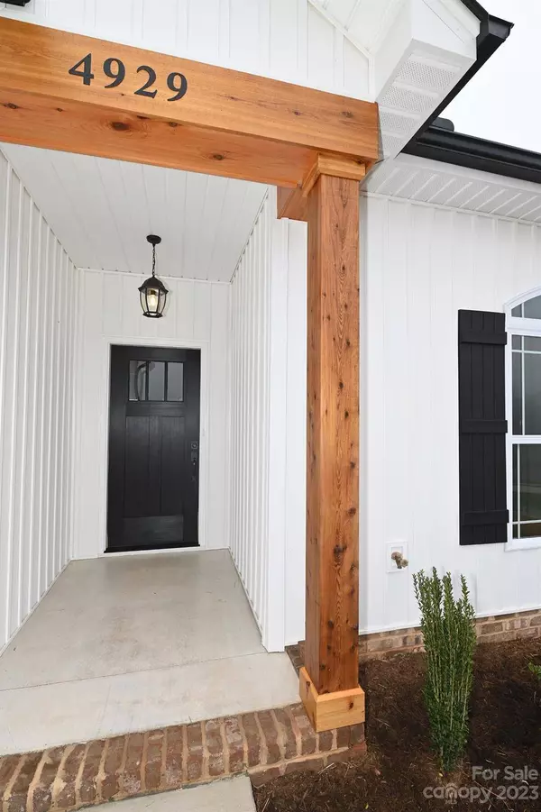 4929 Southview DR, Hickory, NC 28602