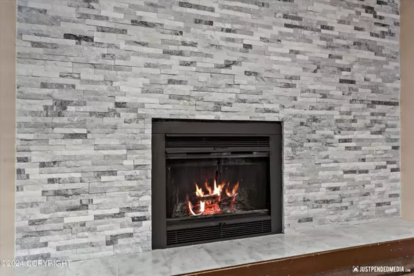 1101 E Goldendale DR, Wasilla, AK 99654