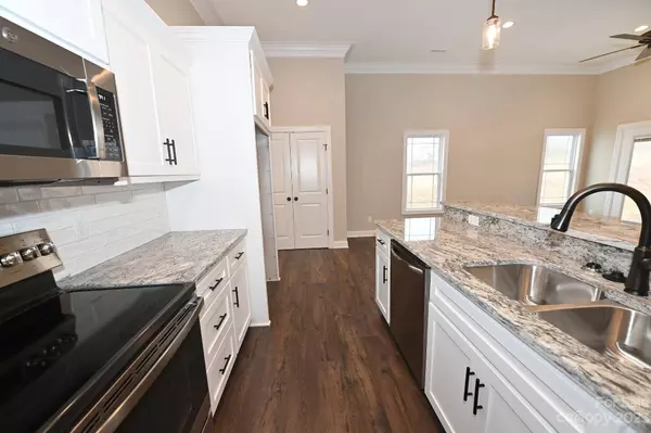 4929 Southview DR, Hickory, NC 28602