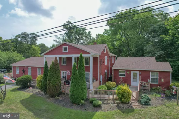 7678 LEETOWN RD, Kearneysville, WV 25430