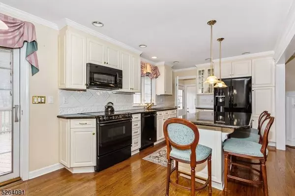 73 Mountain Ave, Pequannock Twp., NJ 07444