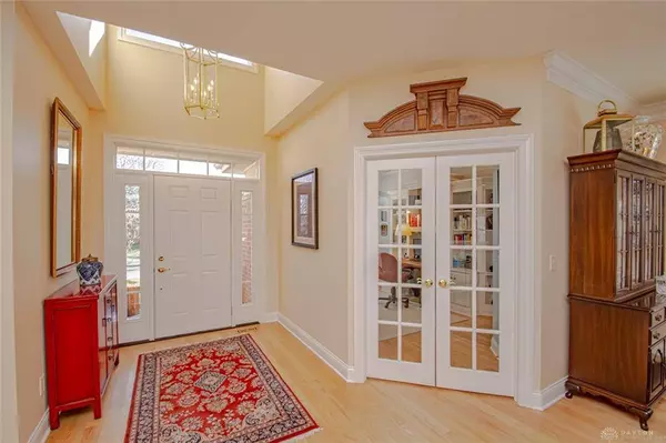 825 Eagle Run Drive, Dayton, OH 45458