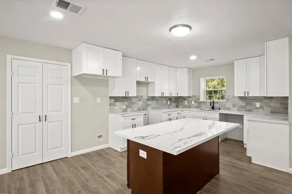 11579 Newton CIR, Conroe, TX 77303