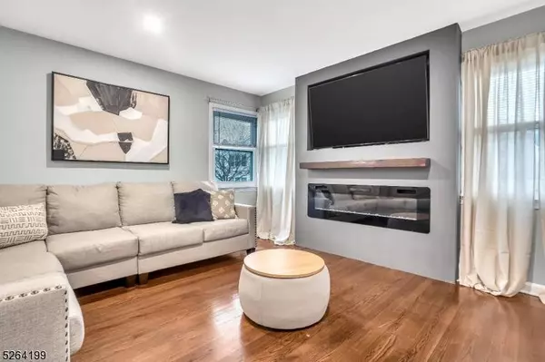 53 Sawyer Ave, East Orange City, NJ 07017