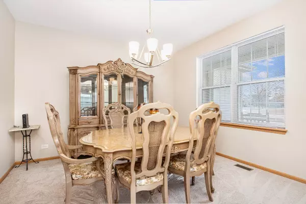 764 Bohannon CIR, Oswego, IL 60543