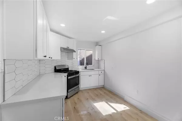 1194 N Loma Vista DR, Long Beach, CA 90813