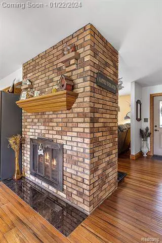 6346 BIG HAND Road, St Clair, MI 48079