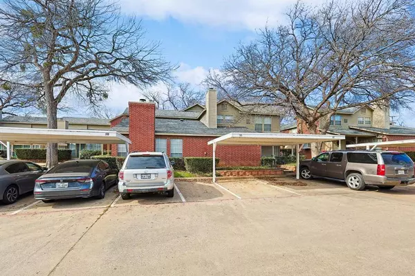 1432 Meadowood Village Drive, Fort Worth, TX 76120