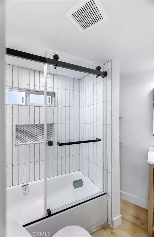 1194 N Loma Vista DR, Long Beach, CA 90813