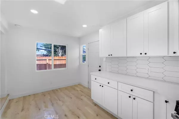 1194 N Loma Vista DR, Long Beach, CA 90813