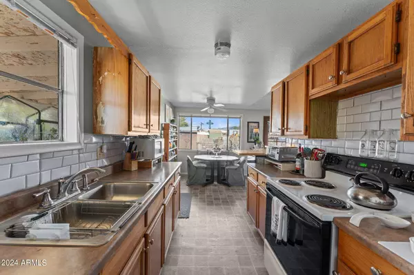 26810 S CHITTENDEN Street, Congress, AZ 85332