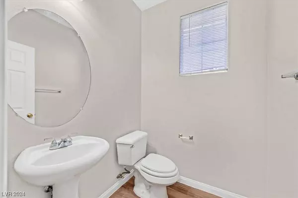 6250 W Arby Avenue #105, Las Vegas, NV 89118