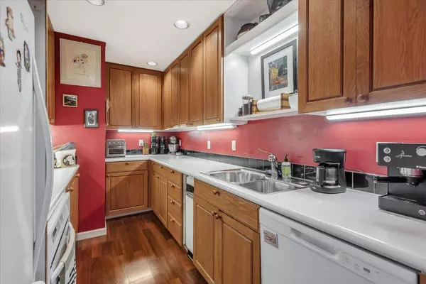 946 Peninsula AVE, San Mateo, CA 94401