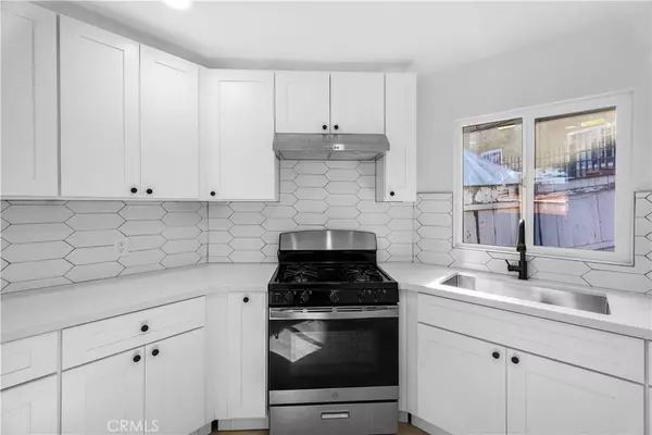 1194 N Loma Vista DR, Long Beach, CA 90813