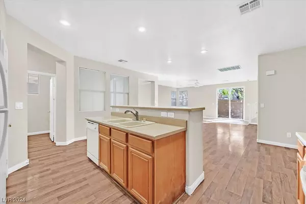 6250 W Arby Avenue #105, Las Vegas, NV 89118