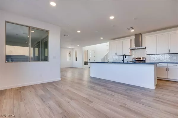 10351 Vonbulin Avenue, Las Vegas, NV 89124