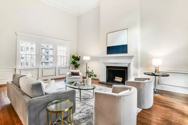 70 E Cedar ST #15E, Chicago, IL 60611