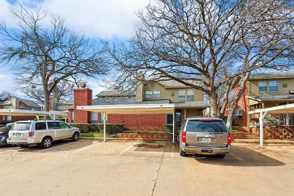 1432 Meadowood Village Drive, Fort Worth, TX 76120