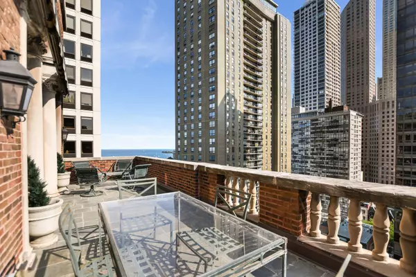 70 E Cedar ST #15E, Chicago, IL 60611