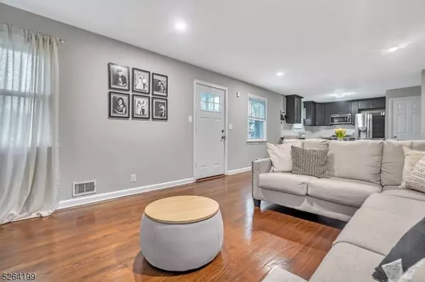 53 Sawyer Ave, East Orange City, NJ 07017