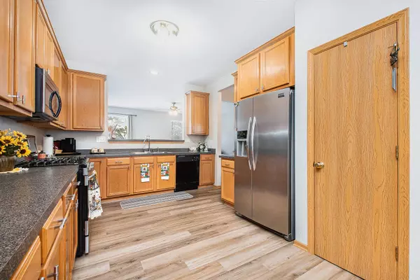 764 Bohannon CIR, Oswego, IL 60543