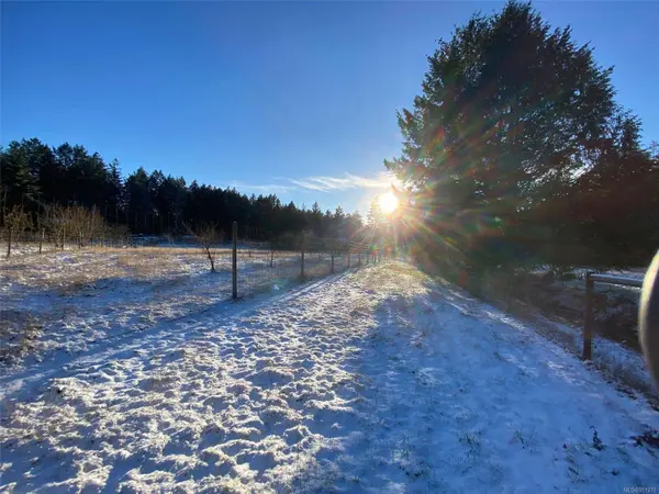 1430 Peterson Rd, Gabriola Island, BC V0R 1X7