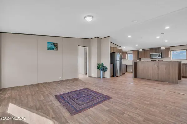 6370 N Van Ark Road, Tucson, AZ 85743