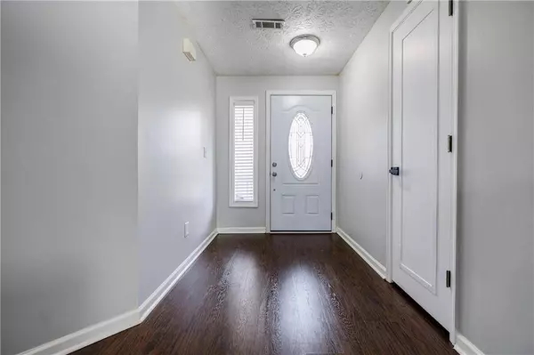 1299 Bugle CT, Hampton, GA 30228