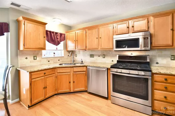 15005 Wiltshire Manor DR, Charlotte, NC 28278