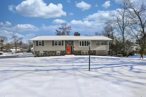 10 Lucille AVE, Salem, NH 03079