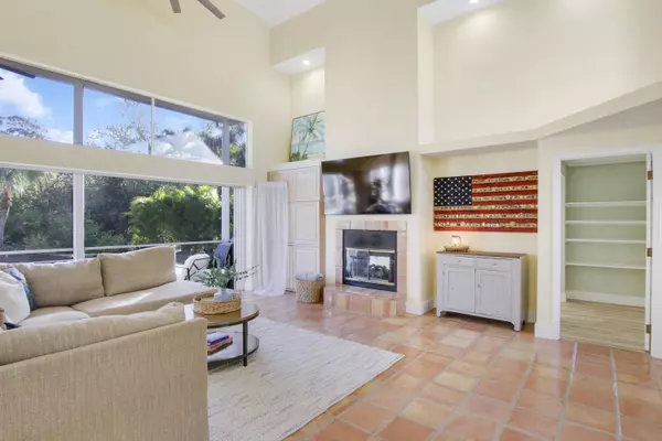 6370 Longleaf Pine DR, Jupiter, FL 33458