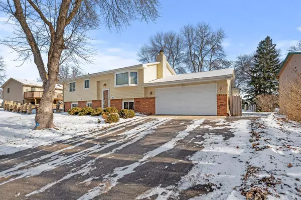 9340 Wedgwood LN N, Maple Grove, MN 55369