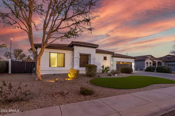 3129 S LARKSPUR Street, Gilbert, AZ 85295