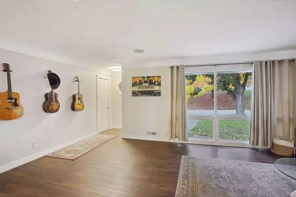 4261 France AVE N, Robbinsdale, MN 55422