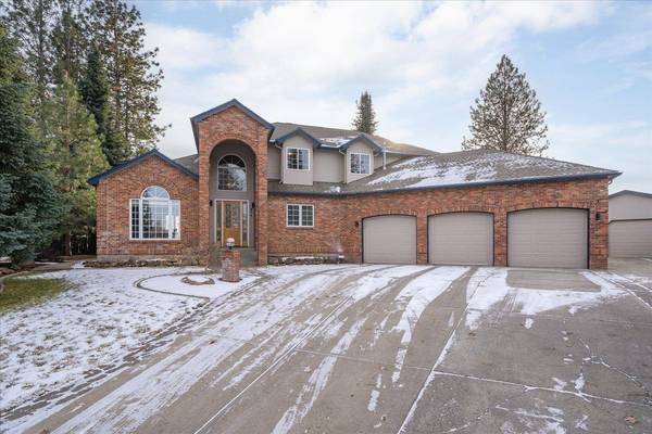 726 E Wellington Dr, Spokane, WA 99208